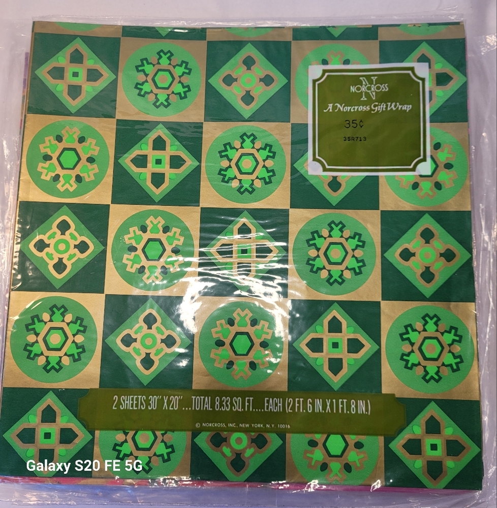 Vintage Norcross Holiday gift wrapping paper NOS.